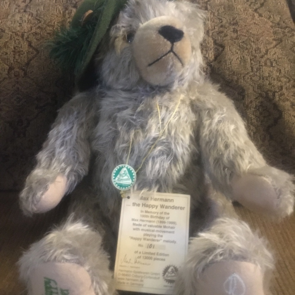 Max Hermann musical teddy bear the happy wanderer